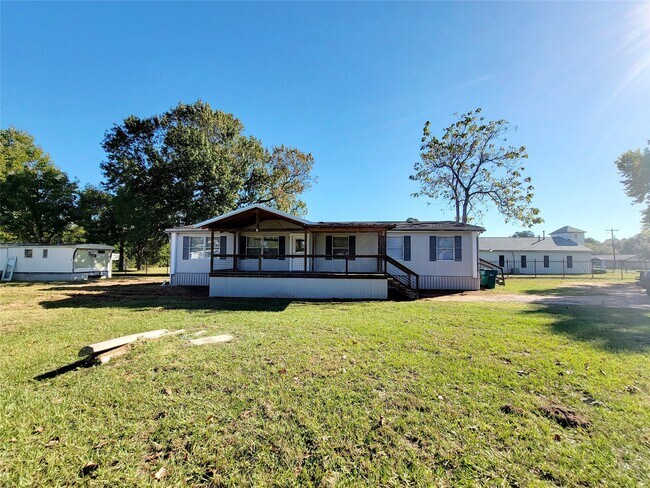 Building Photo - 305 Paddock St