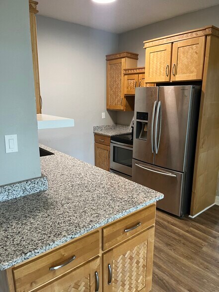 Building Photo - 8715 Fowler Ave