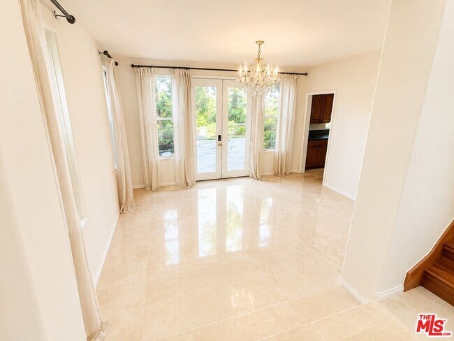 Building Photo - 7371 Westcliff Dr