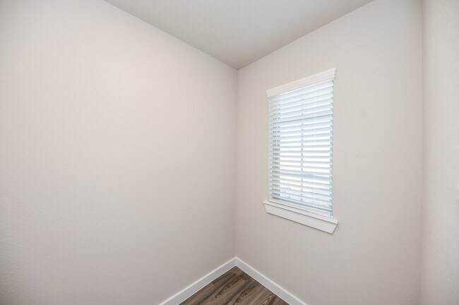 Building Photo - 32031 Splendor Dr