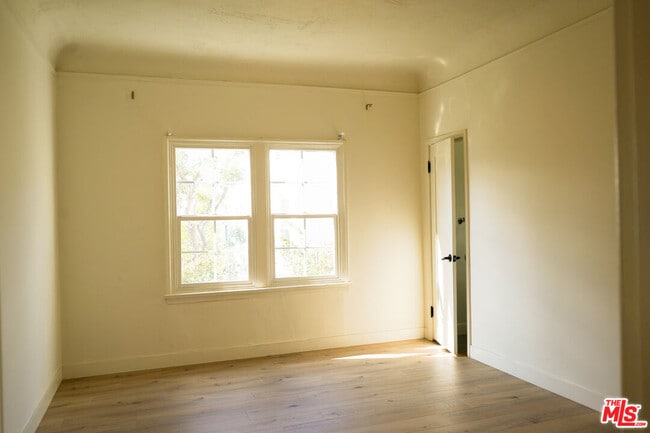 Building Photo - 10520 Eastborne Ave