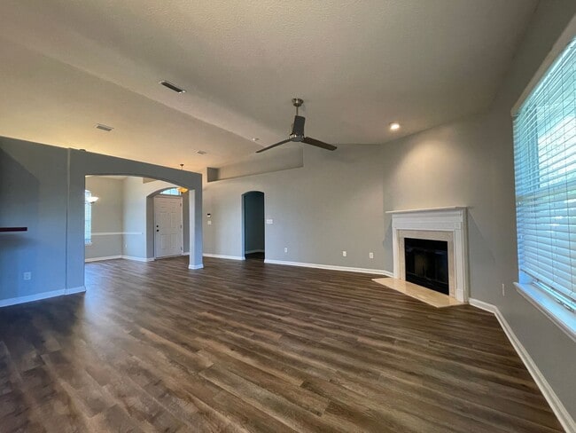 Building Photo - ** Coming Soon ** 3 Bedroom in Plum Tree