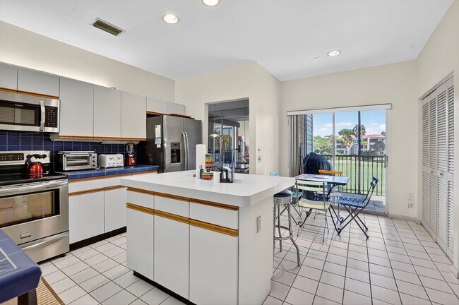 Building Photo - 7623 Cinebar Dr