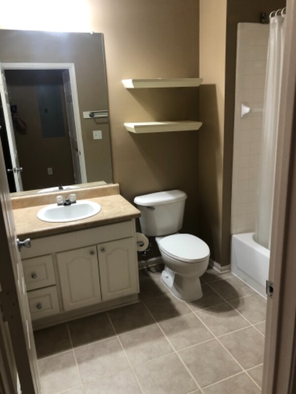 Building Photo - 303 Helen Keller Blvd