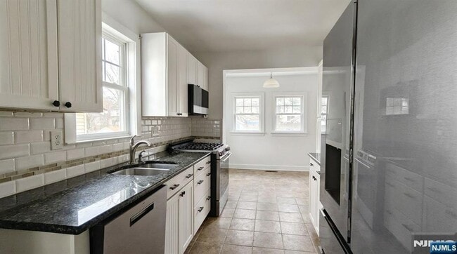 Building Photo - 33 Norwood Pl