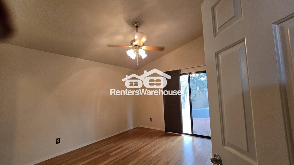 Building Photo - 311 E Suntree St