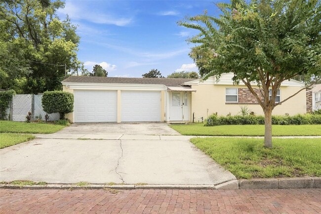 Building Photo - 1228 Spring Lake Dr