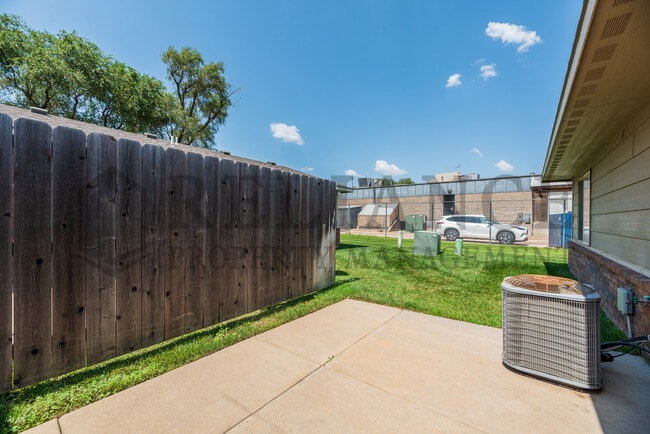 Building Photo - 4206 Newell St