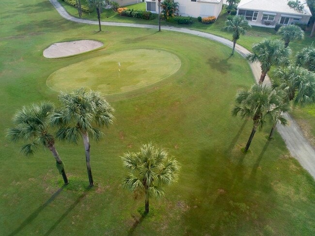 Building Photo - 18157 SE Fairview Cir