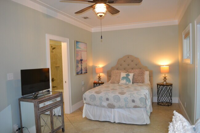 Building Photo - 2350 W County Hwy 30A