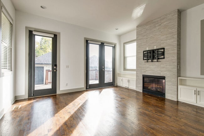 Building Photo - 336 Vivelle Ave