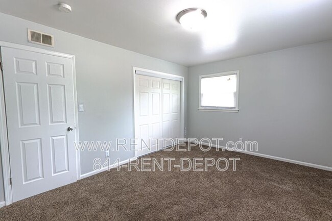 Building Photo - 2803 Ravenswood Dr