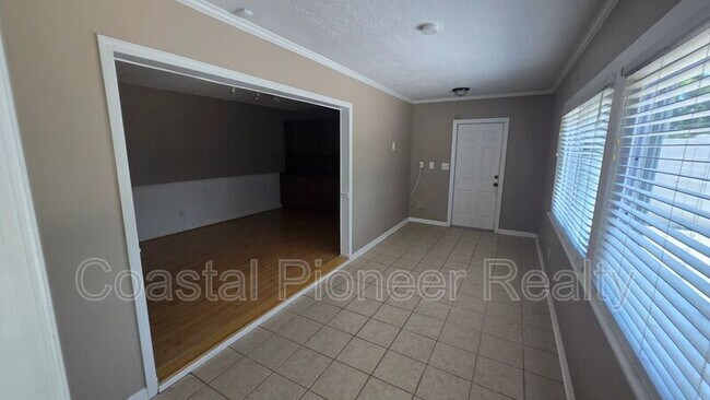 Building Photo - 12921 126th Terrace N