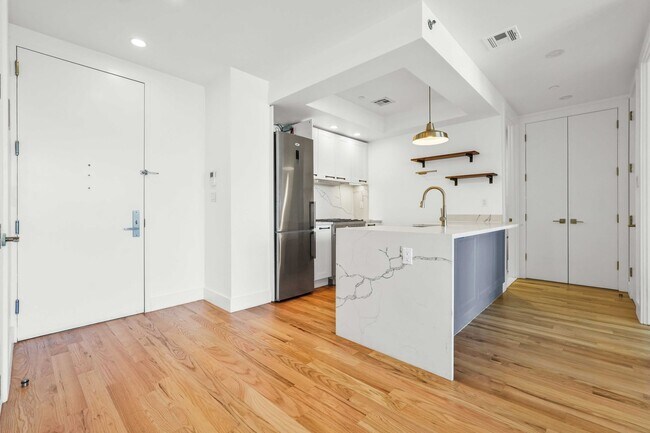 Building Photo - 627 DeKalb Ave