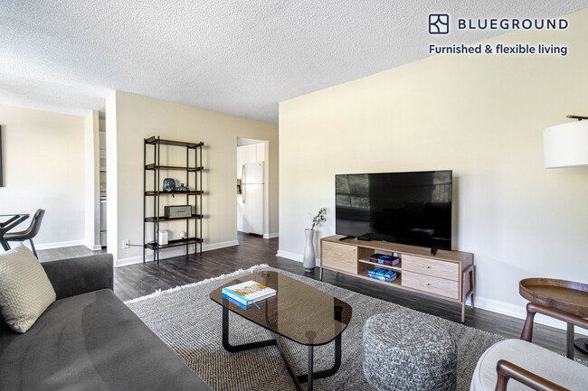 Building Photo - 1510 Oak Creek Dr