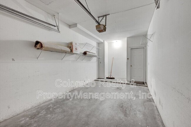 Building Photo - 8601 E Dry Creek Rd