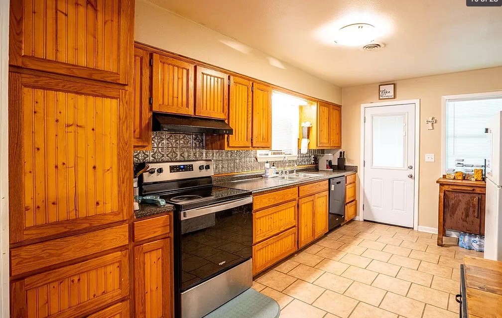 Building Photo - 1409 Diana St