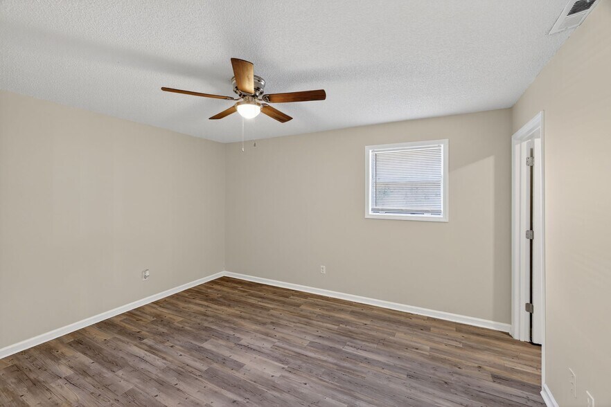 Building Photo - 105 Bay Meadow Ct