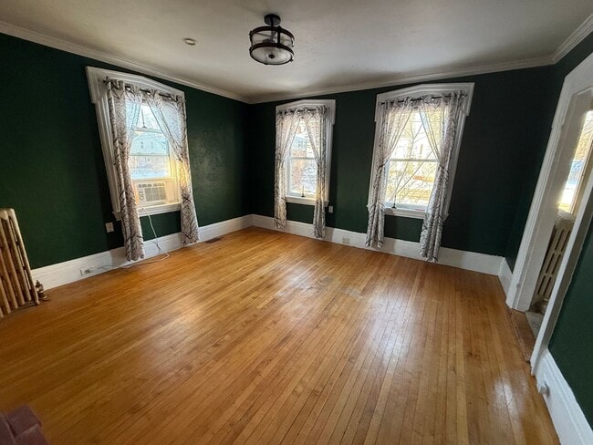 Building Photo - Spacious 4-Bedroom Home for Rent in Laconia – $2,095/month