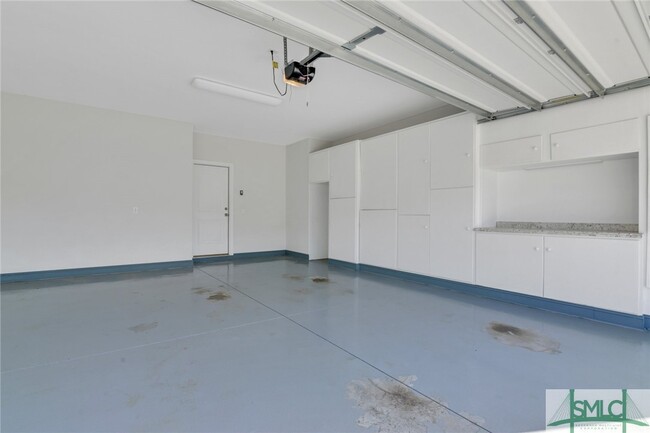 Building Photo - 100 Oakdene Rd