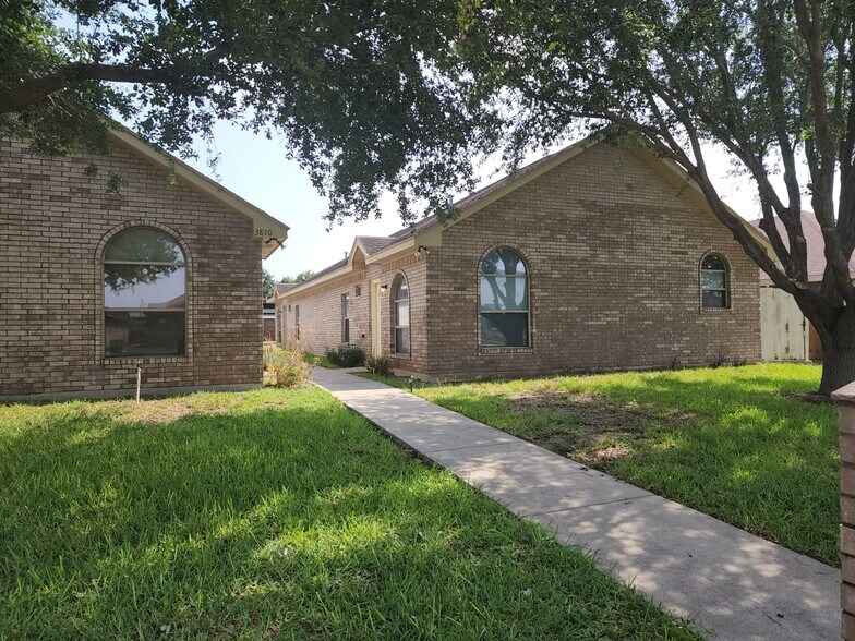 Building Photo - 3810 W Sarah Evans