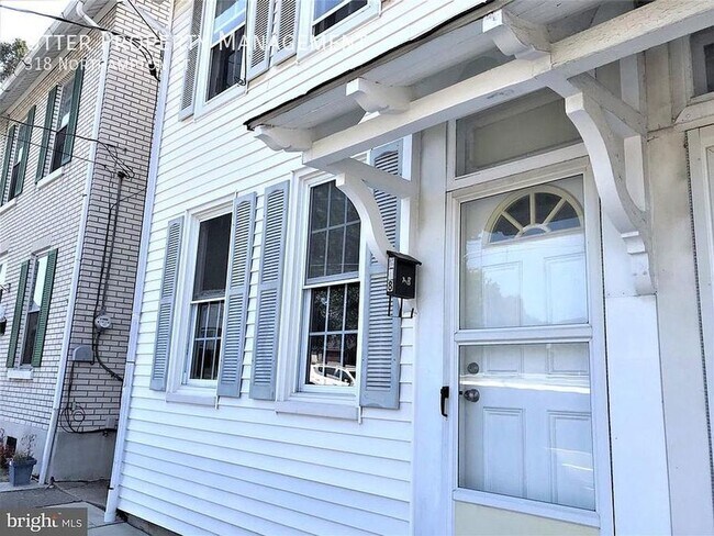 Building Photo - 3BR/2BA Spacious Home with Private Fenced ...