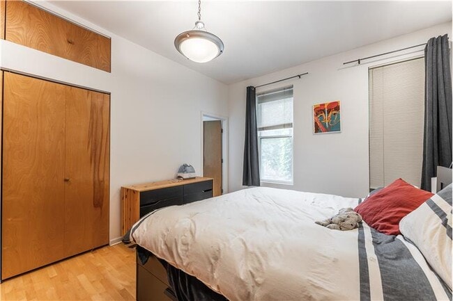 Building Photo - 1407 N Wicker Park Ave