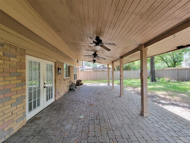 Building Photo - 8123 Sunny Ridge Dr