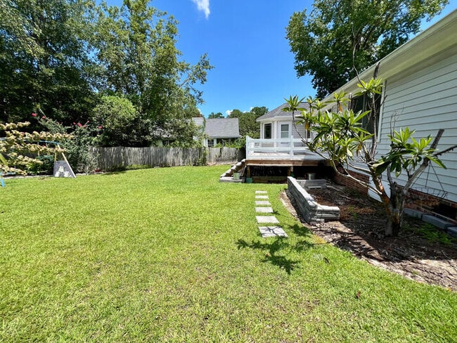 Building Photo - 104 Weatherby Ct