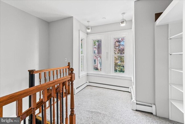 Building Photo - 240 W Miner St