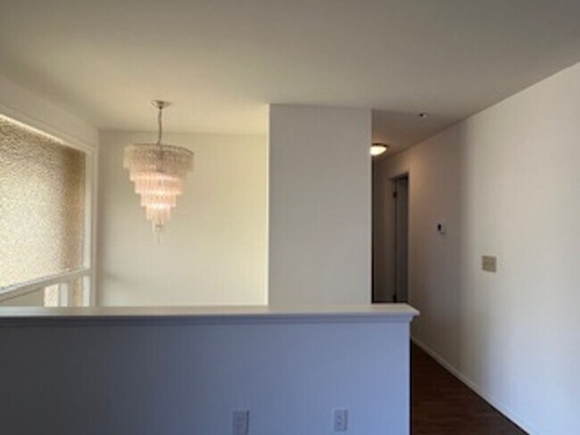 Building Photo - Completely Refreshed 4-Bedroom Shoreline Home