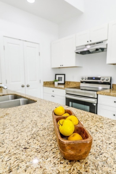 Building Photo - 3911 Casa Blanca Lake Rd