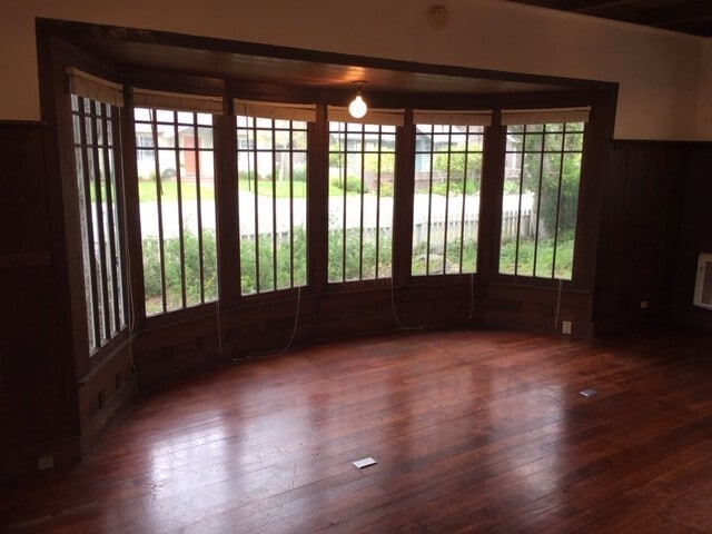 Building Photo - Pacific Grove quaint cottage