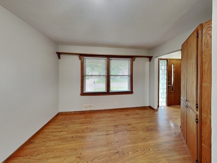 Building Photo - 3405 Ensign Ave N