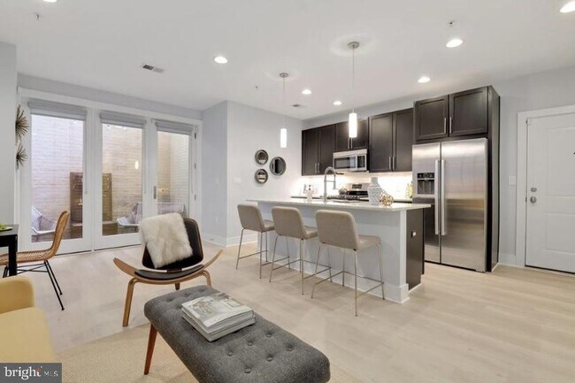 Building Photo - 1700 Euclid St NW