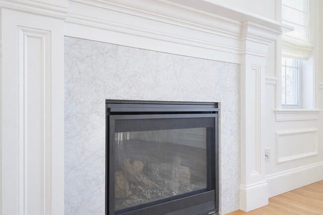 Building Photo - 261 Main St