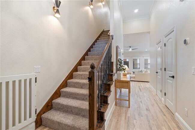 Building Photo - 5702 S 60th Pl