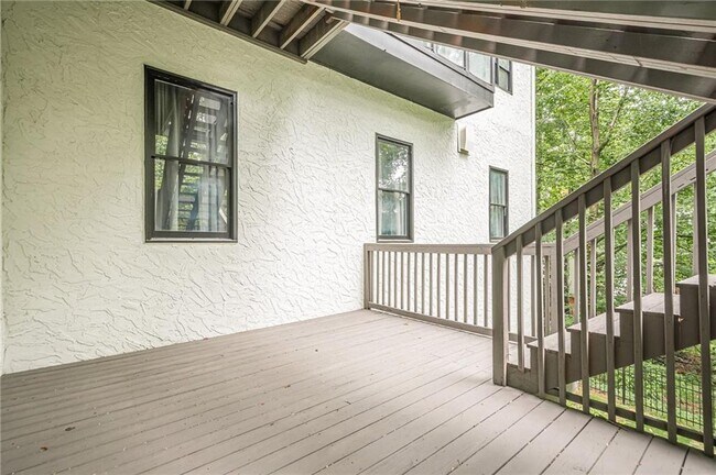 Building Photo - 700 S Brighton Ct
