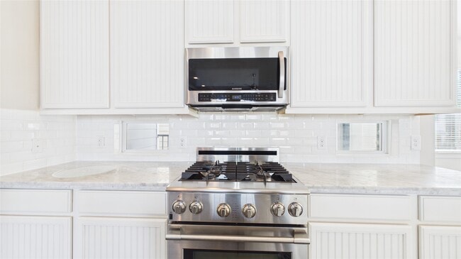 Building Photo - 2724 Rutland St