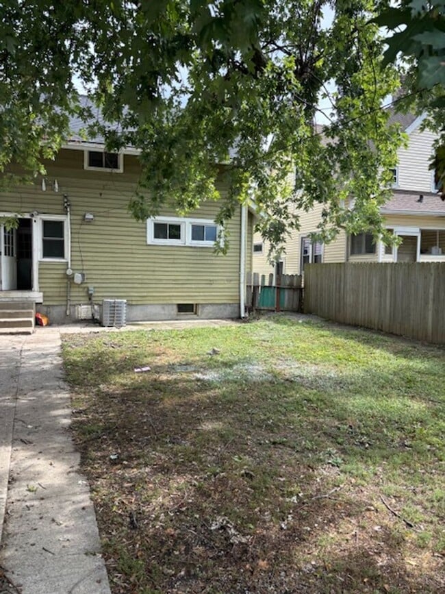 Building Photo - Move in Ready- $1495.00