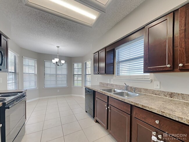 Building Photo - 7084 Swamp Flower Ln