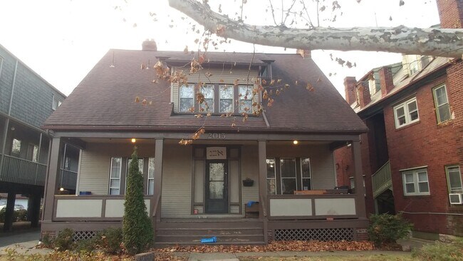 Primary Photo - 5 Bedroom House - Walking distance from Central Campus