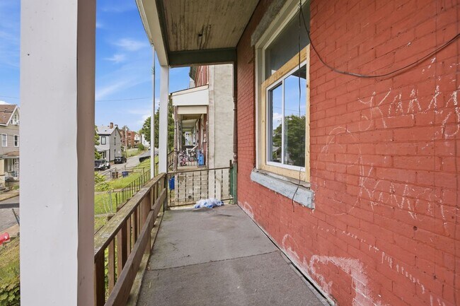 Building Photo - Three-Bedroom Home for Rent in Pittsburgh