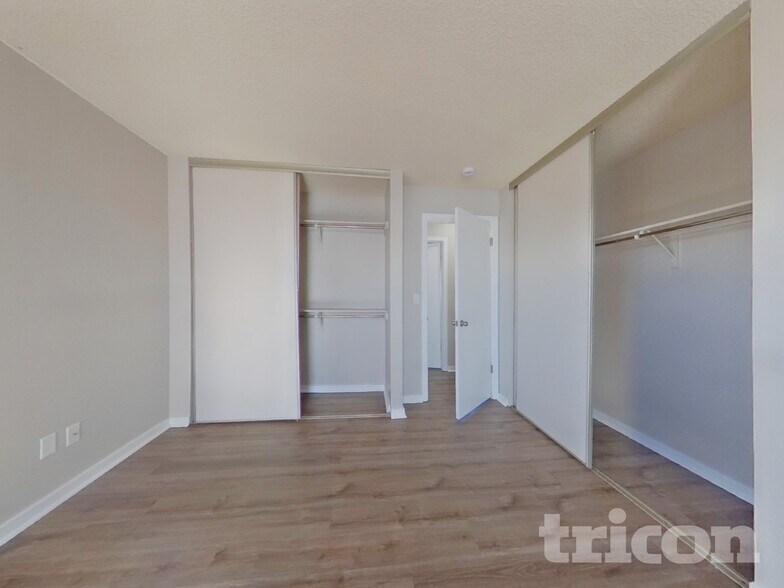 Building Photo - 19739 E Dartmouth Ave