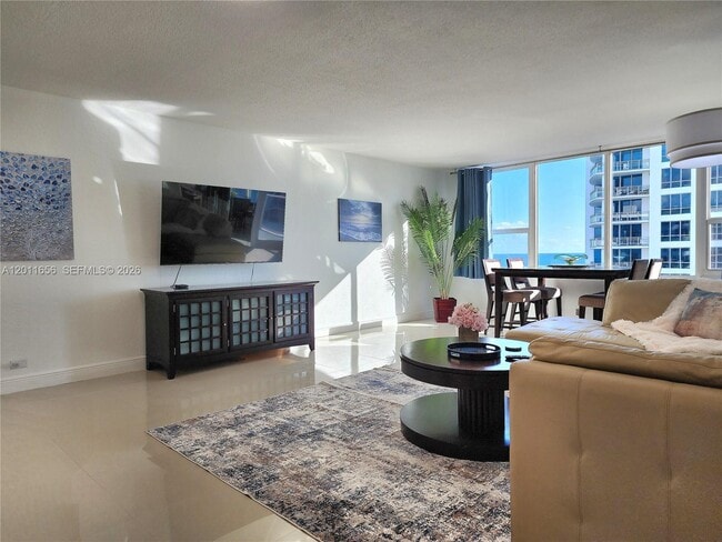 Building Photo - 3505 S Ocean Dr