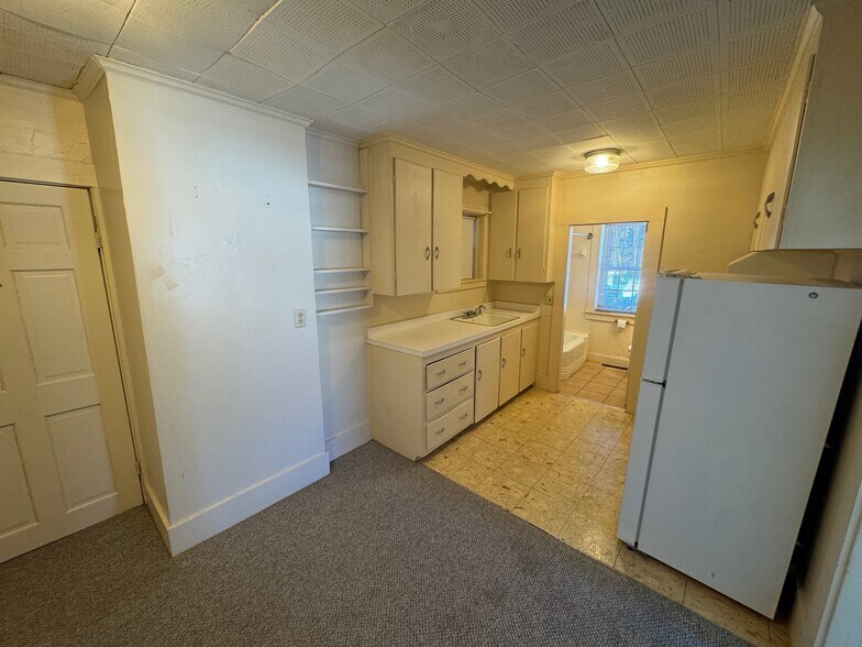 Building Photo - 38 Summer St