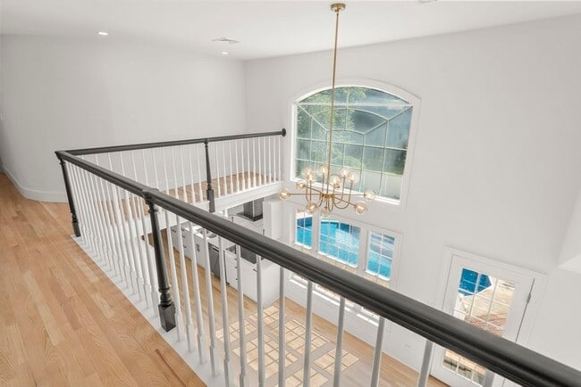 Building Photo - 576 Grove St