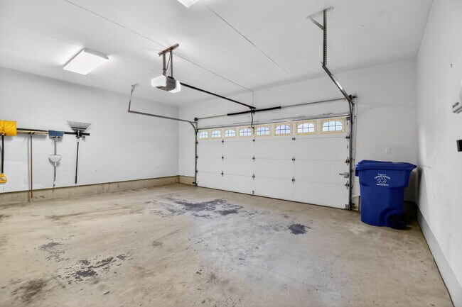 Building Photo - 8928 Cottongrass St