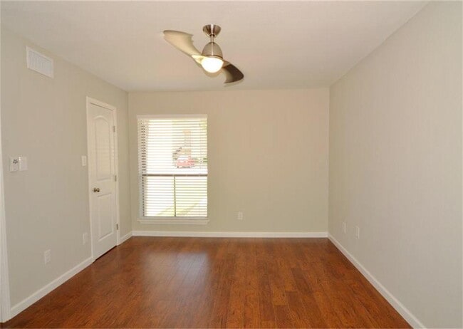 Building Photo - 3300 Pebblebrook Dr