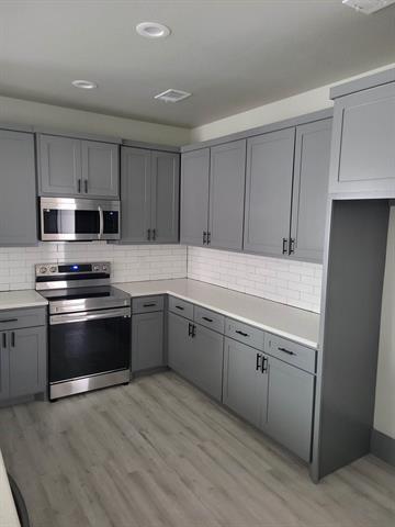 Building Photo - 2751 E 1st St